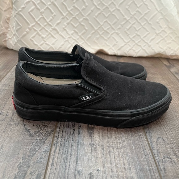 Vans Shoes - Vans Mens Size 5.5 woman’s 7 Black Canvas Classic Slip On Low Shoes 508731